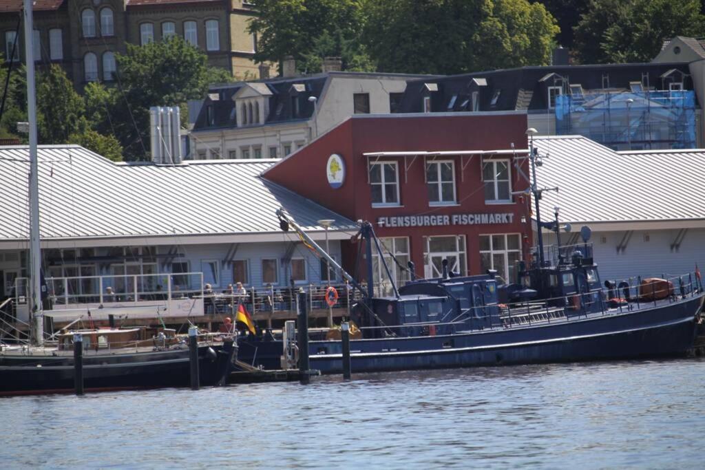 Gemuetliche Haushaelfte Mit Garten Und Terrasse Flensburg Exterior foto