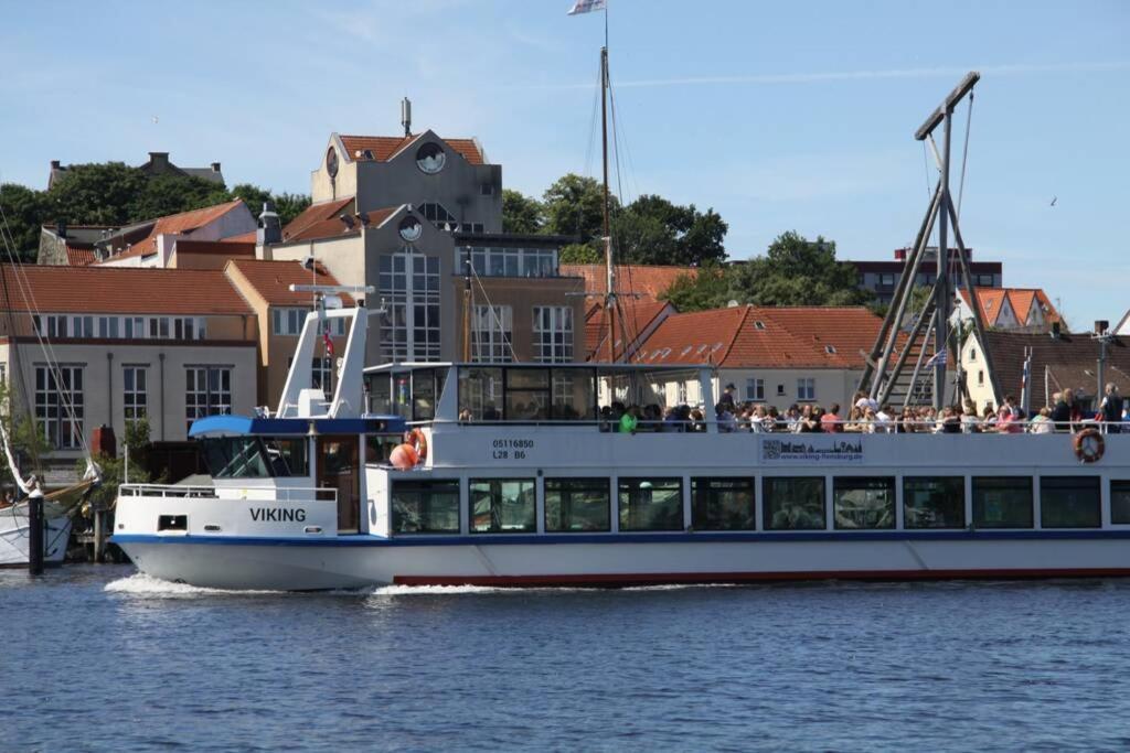 Gemuetliche Haushaelfte Mit Garten Und Terrasse Flensburg Exterior foto
