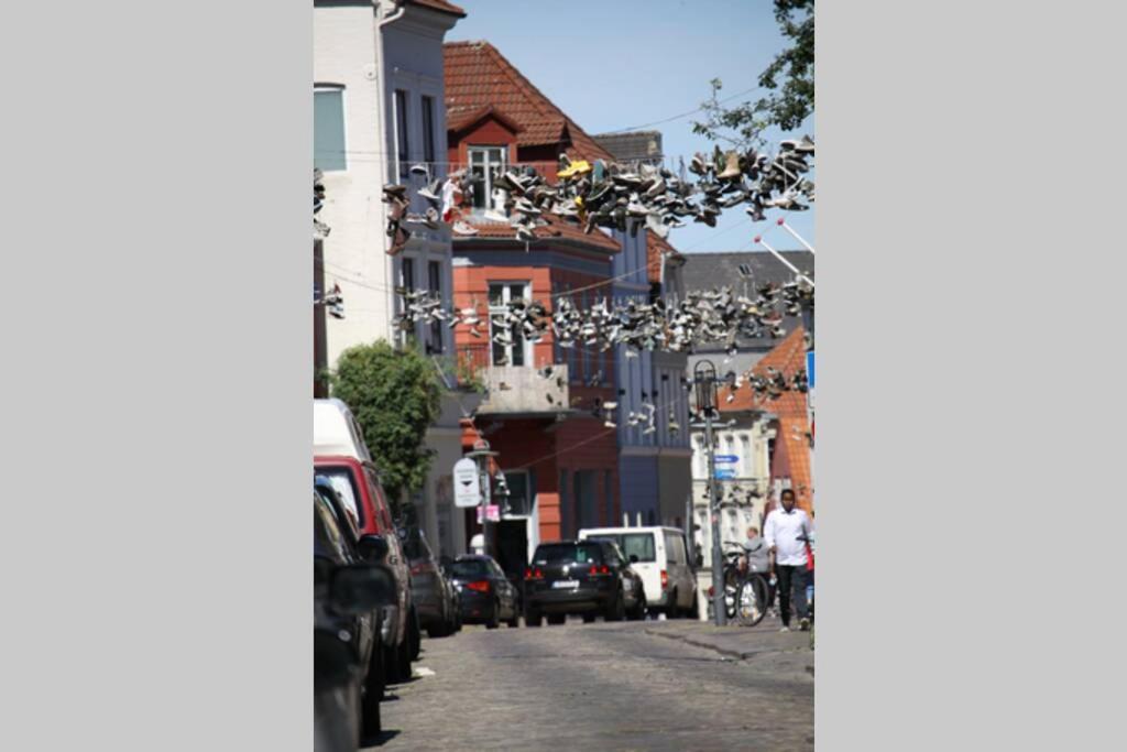 Gemuetliche Haushaelfte Mit Garten Und Terrasse Flensburg Exterior foto