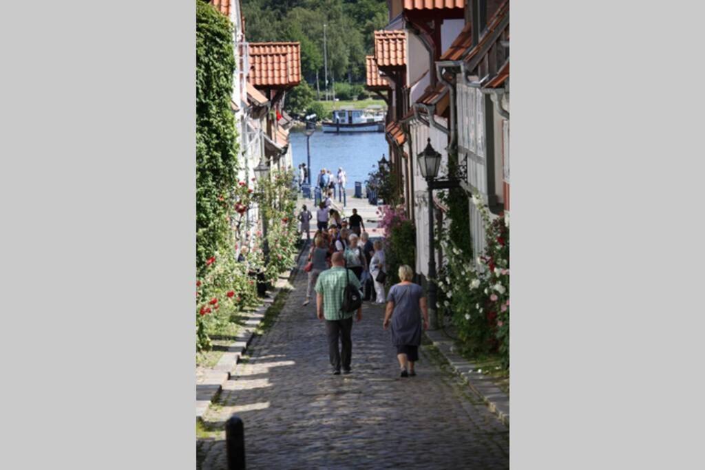 Gemuetliche Haushaelfte Mit Garten Und Terrasse Flensburg Exterior foto